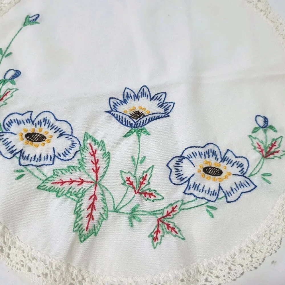 Vintage Handmade Round Embroidered Flower Table Topper Doily Lace Trim 11.5